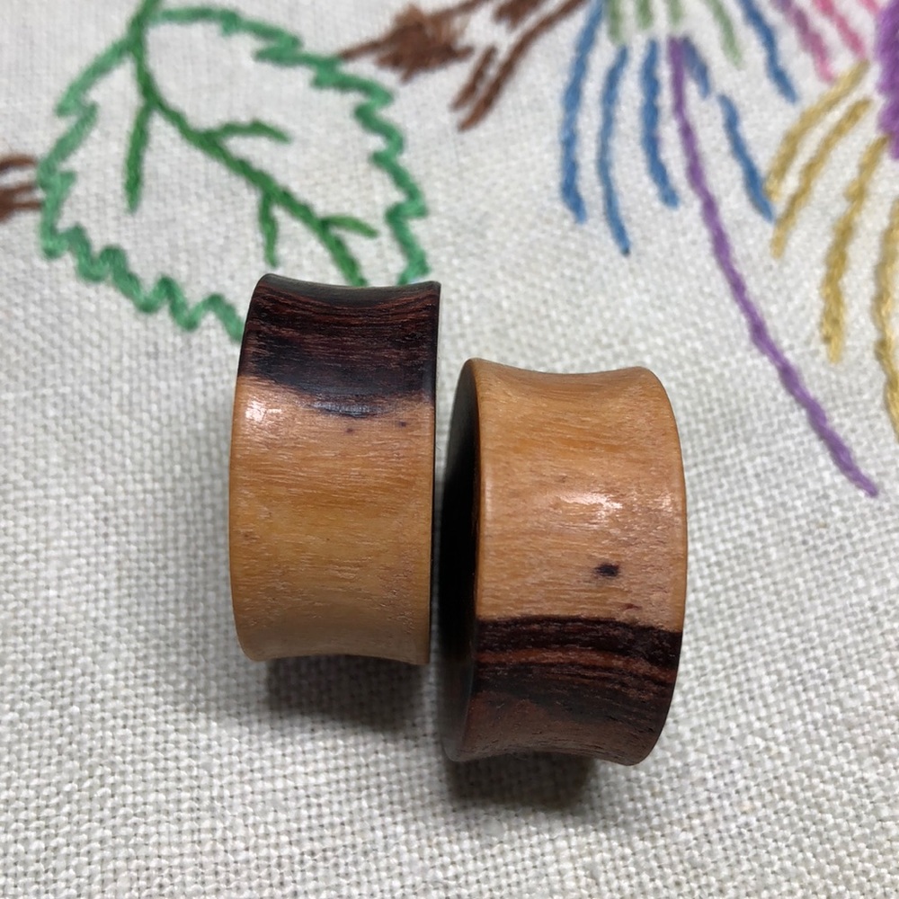 Wooden Plugs 25mm - Picture 5 of 8